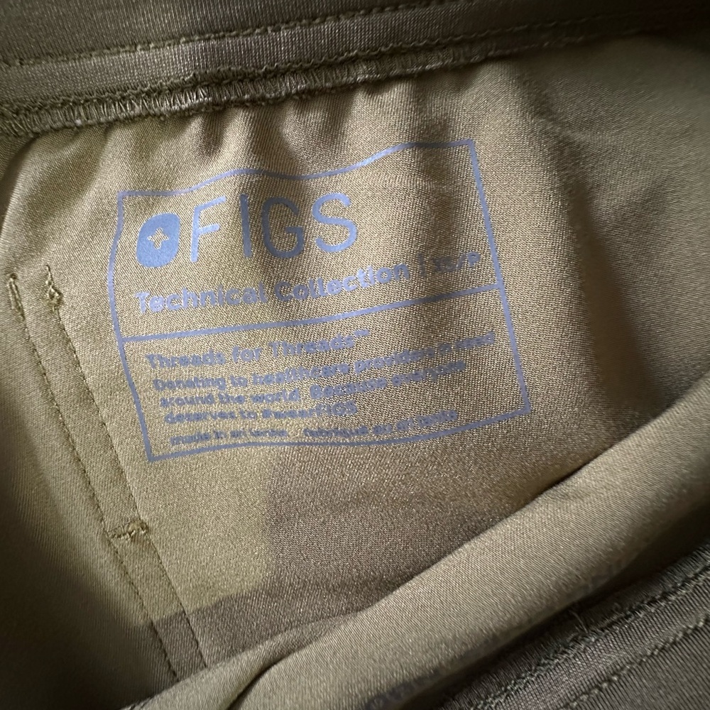 Figs light olive green scrub set xs/p - Picture 3 of 4